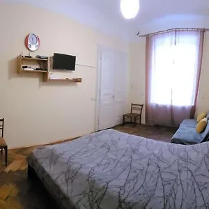 Зручна і комфортна квартира недалеко від вокзалу і центру міста Апартаменты